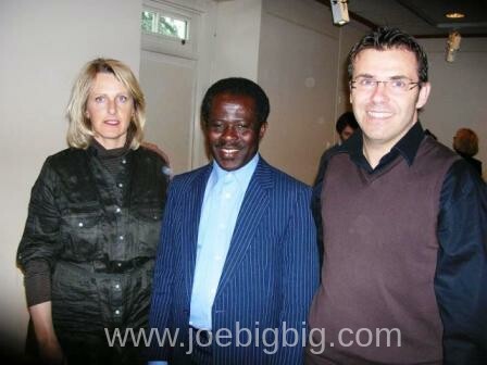 La Remise du prix de l'artiste sculpteur contemporain avec Madame la Maire et l'adjoint à Dammarie-lès-Lys Joe Big Big sculpteur au Château des bouillants à Dammarie les Lys